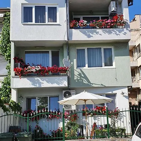 Апартамент Върбанови 2 דירה *